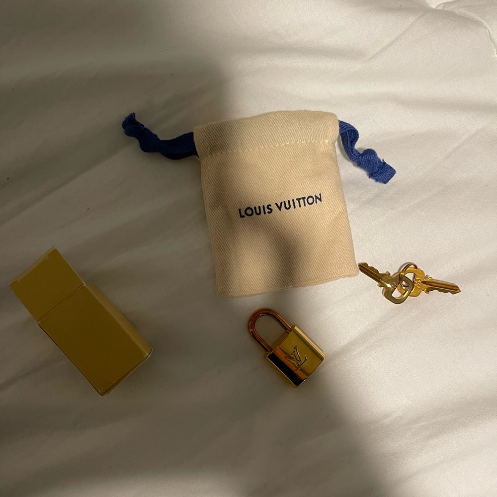 Louis Vuitton lock and keys